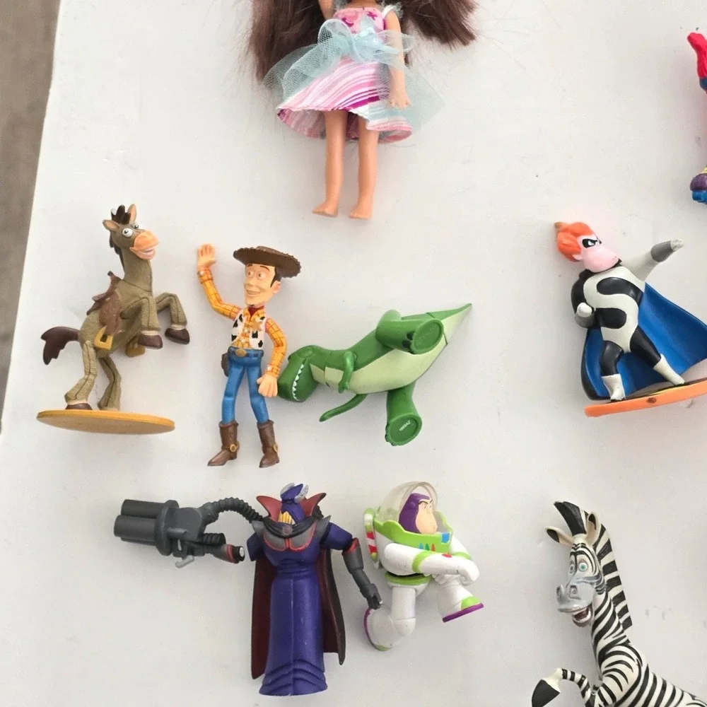 Mixed Toy Figure Lot Disney Pixar Star Wars Smurfs Mickey Mouse 25+pc Multi Good